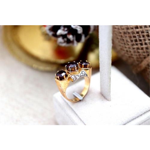 Gold Ring with Diamond Chips For Sale - Image 6 of 8
