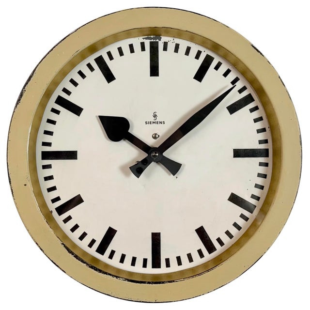 Vintage Industrial Factory Wall Clock from Siemens, 1950s For Sale - Image 18 of 18