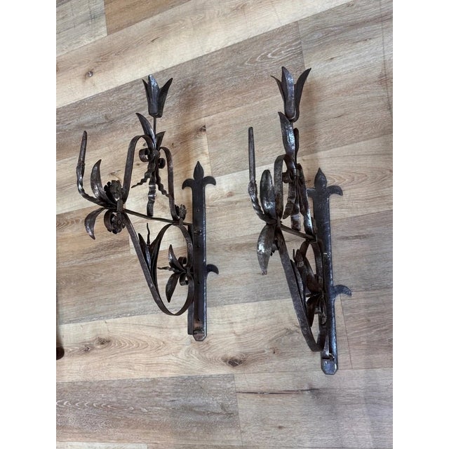 Metal Pair of French Hand-Forged Wrought Iron Wall Brackets, 17th-18th Century For Sale - Image 7 of 7