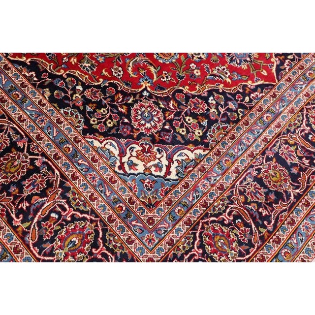 Kashan Rug in Hand-Knotted Wool For Sale - Image 6 of 11