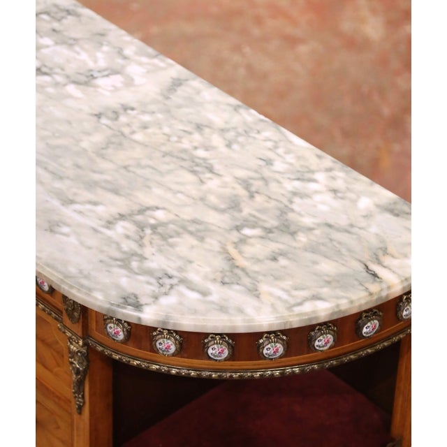 Mid-Century French Louis XVI Marquetry Marble-Top Commode À L’Anglaise For Sale - Image 10 of 12