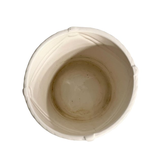 Ceramic Vintage Pair Fitz and Floyd Large Size Yellow and White Tassel Cachepots For Sale - Image 7 of 17