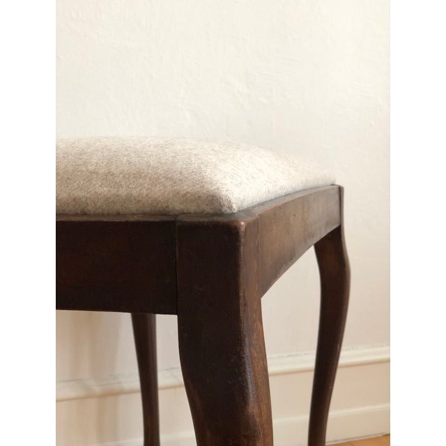 This antique hall bench / pianist bench dates from the early 20th century and is made in an elegant Louis XV style. The...