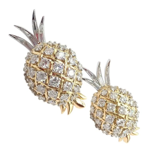 1990s Verdura Vintage Pineapple Diamond Platinum & Yellow Gold Earrings, Pair For Sale - Image 5 of 14
