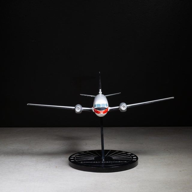 Mid-Century Modern Grumman Gulfstream "N70ig" Private Twin Engine Propeller Model Plane c.1958 For Sale - Image 3 of 8