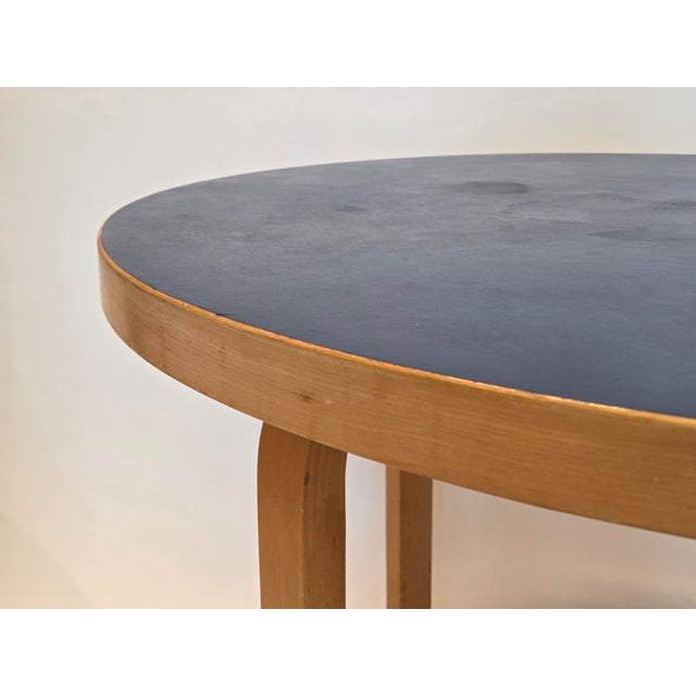 90A Table in Blue Linoleum by Alvar Aalto for Artek, Finland, 1950s For Sale - Image 13 of 16