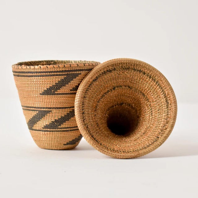 Early 20th Century Early 20th Century Tutsi Basket with Lid Rwanda For Sale - Image 5 of 7