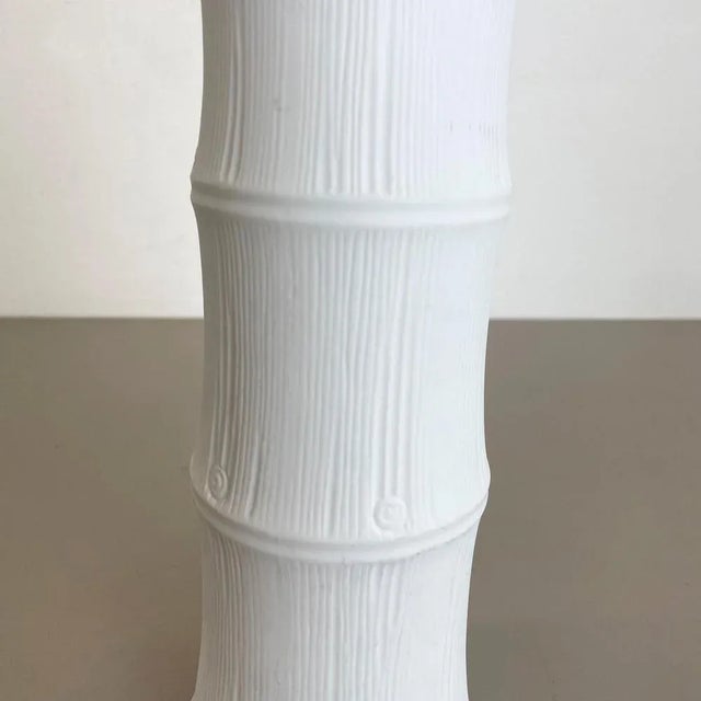 White Porcelain & Bamboo Op Art Vase by Heinrich Fuchs for Hutschenreuther, Germany, 1970s For Sale - Image 8 of 15