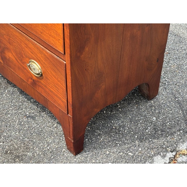 MidEarly 19th C. American Mid-Atlantic Four Drawer Chest in the Federal Federal Style For Sale - Image 12 of 14