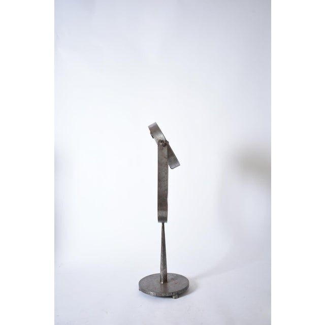 Brutalist wrought iron table mirror, 1960s Height: 75 cm - 29.53 in Length: 25 cm - 9.84 in Width: 23 cm - 9.06 in