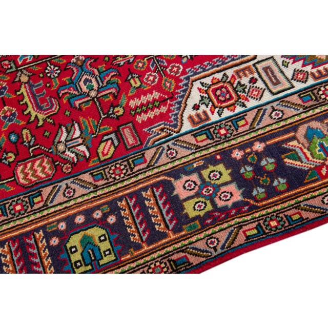 Vintage Handmade Persian Red Medallion Wool Rug 6'9" X 9'8" For Sale In New York - Image 6 of 10