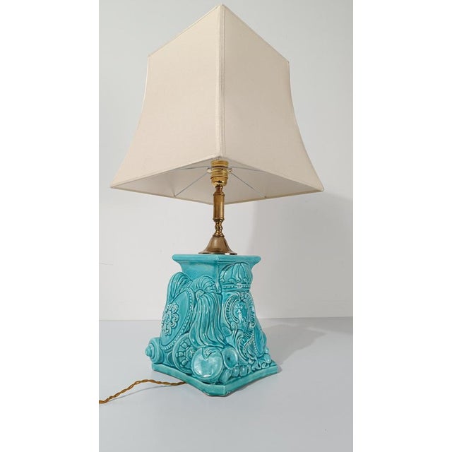 Mid-Century Ceramic Lamp with Italian Renaissance Arms and Armor Decor, 1960s For Sale - Image 15 of 18