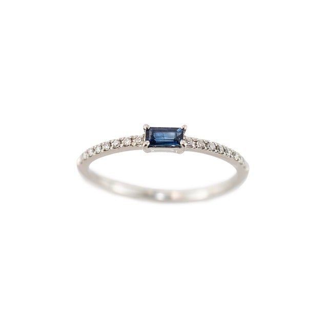 Early 21st Century 14k White Gold 0.19 CTW Baguette Sapphire Pave Diamond Stacking Band Ring, Size 7 For Sale - Image 5 of 8