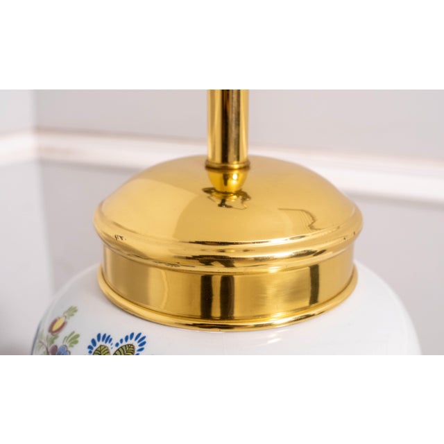 White 1980s Attributed to Delft Porcelain Williamsburg Virginia Tobacco Jar Lamp For Sale - Image 8 of 16