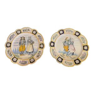 Pair of 1930s French Quimper Plates