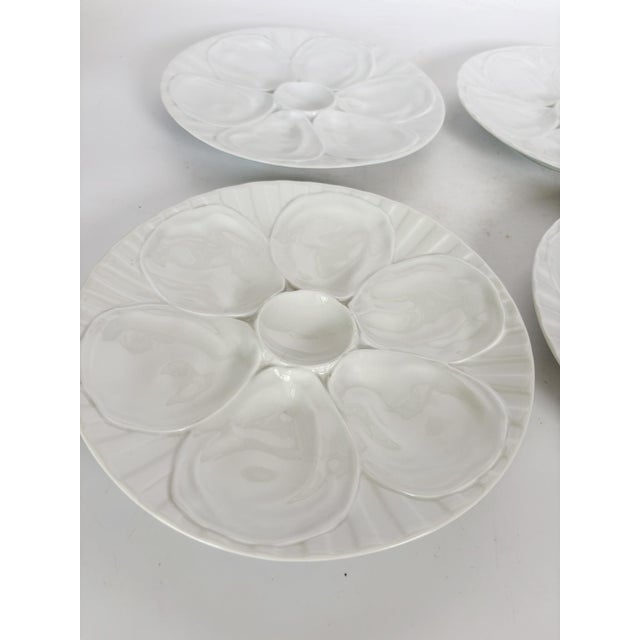 1980s Set of 4 Majolica Plates in White Ceramic, France, 1980s, Set of 4 For Sale - Image 5 of 13