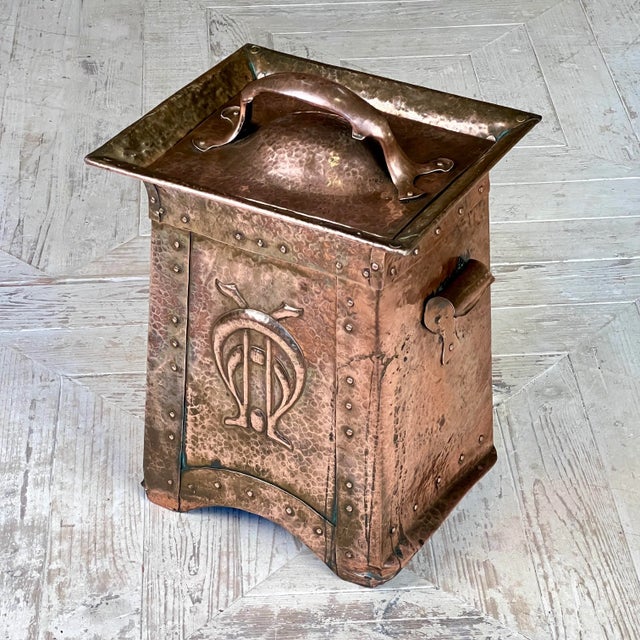 Arts & Crafts Copper Log Box from William Soutter & Sons, 1890s For Sale - Image 9 of 9