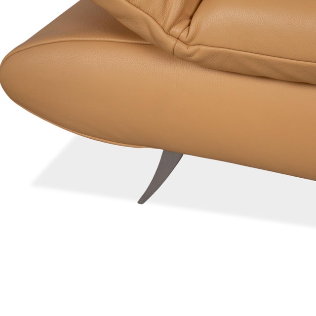 Two-Seater Leather Sofa in Apricot Cream Beige with Manual Function from Koinor Rossini For Sale - Image 6 of 13
