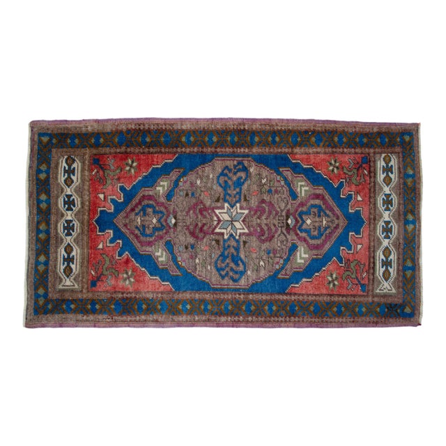1970s Hand Knotted Small Oushak Rug Mini Rug Mat - 1'10" X 3'5" For Sale