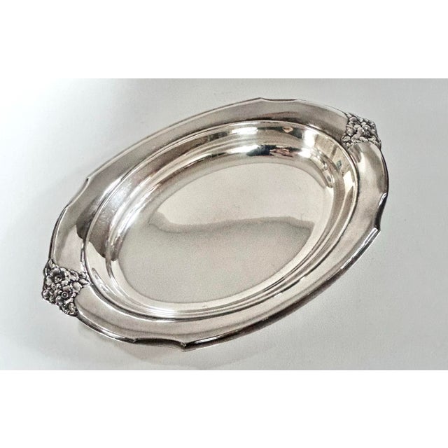 Art Deco Vintage Silver-Plated Oval Serving Tray With Floral Relief Handles – Art Deco Revival For Sale - Image 3 of 12