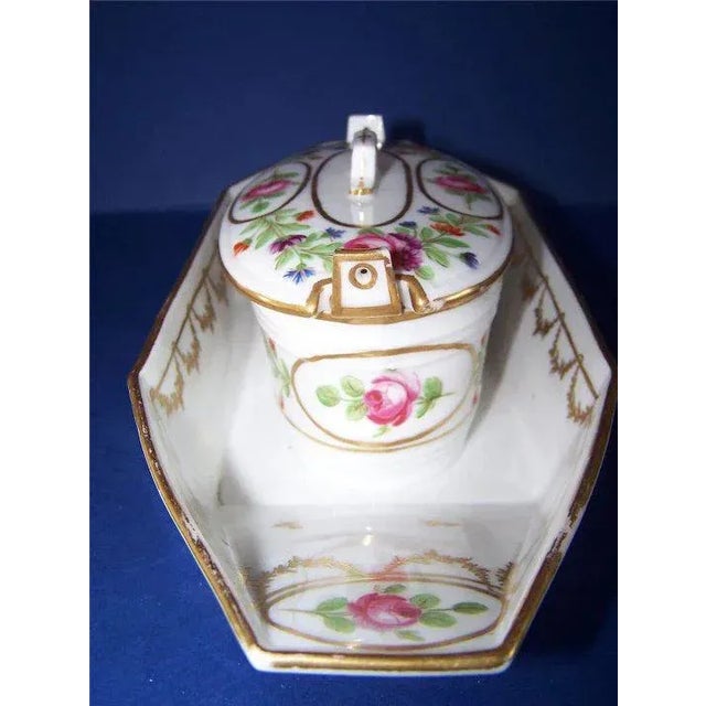18th Century 18th Century French Empire Old Paris Porcelain Tureen - A Pair For Sale - Image 5 of 10