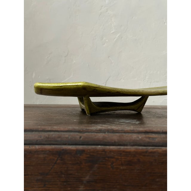 Mid-Century Modern Mid Century Avocado Green Ceramic Plate For Sale - Image 3 of 7