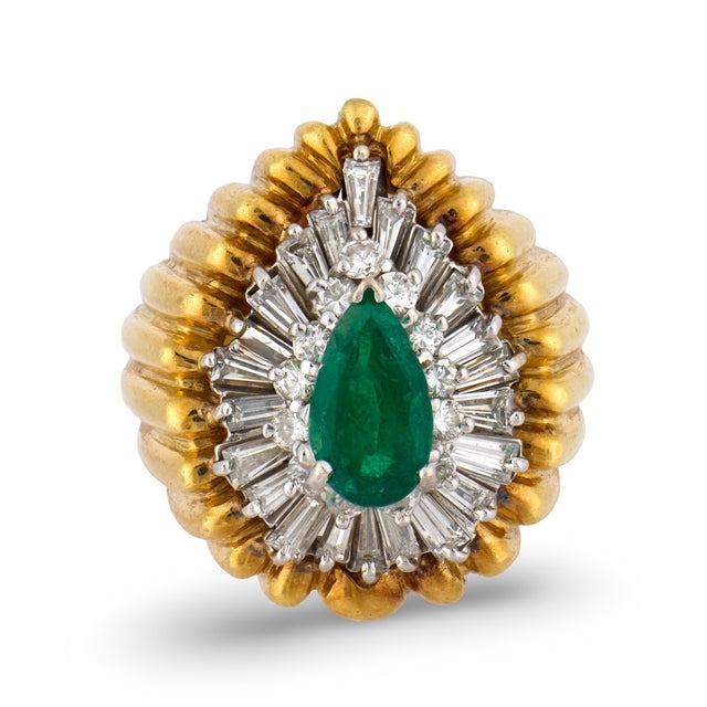 Contemporary Vintage Emerald Diamond 18k Yellow Gold Ring, Size 7.75 For Sale - Image 3 of 6