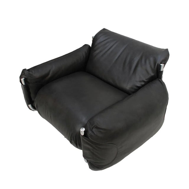 1970s Set of Black Armchairs by Giuseppe Munari for Poltrona Munari, 1970s For Sale - Image 5 of 10