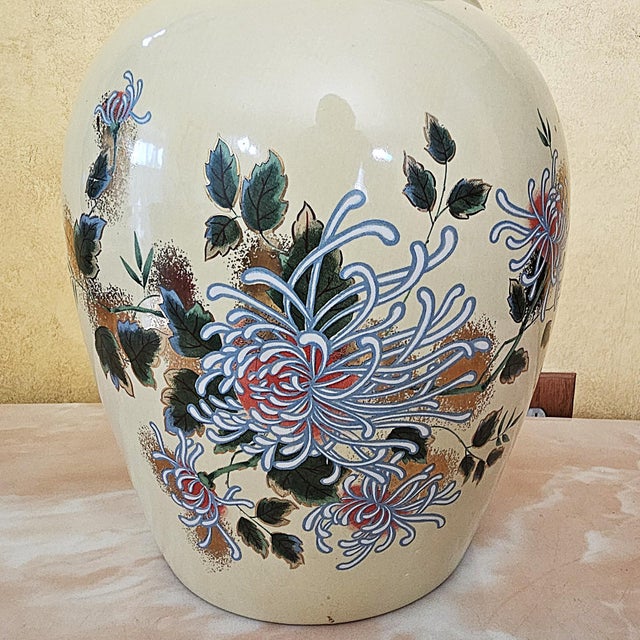 Vintage American Hand-Painted Ceramic Chrysanthemum Table Lamp With Floral Motif, Cream Glazed Porcelain, 28"h For Sale - Image 9 of 18