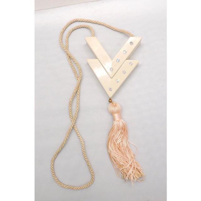 Vintage 1986 Valentino Vv Off White Perfume Tassel Necklace For Sale In Philadelphia - Image 6 of 7