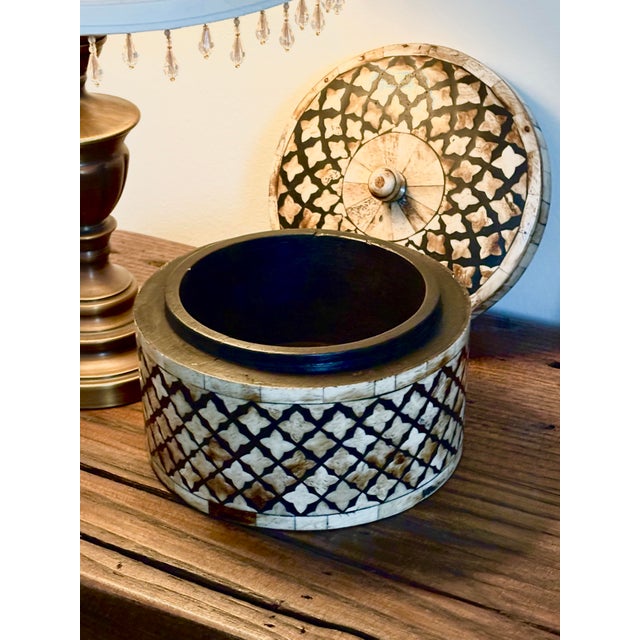 A remarkably intricate vintage Anglo-Indian cylindrical lidded trinket box. This highly tactile piece by Maitland-Smith,...