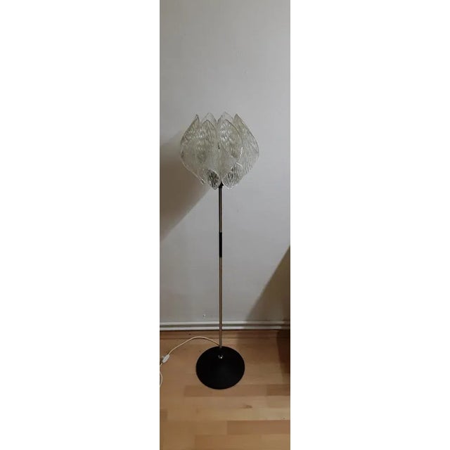 Vintage Floor Lamp with Black Metal Foot, 1970s, in Very Good conditions. Designed 1970 to 1979 European Plug (up to...