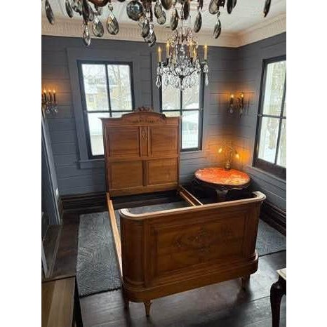 Antique Louis XVI Pair of Walnut Twin Beds Pair Carved Rose & Ribbon Motifs For Sale In Chicago - Image 6 of 7