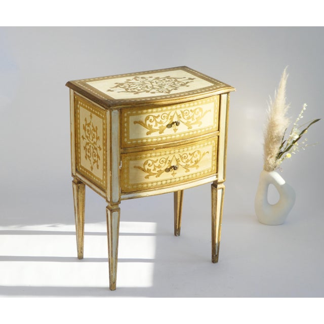Hollywood Regency Italian Florentine Wooden Chest of Drawers in Gold and White, 1950s For Sale - Image 11 of 11