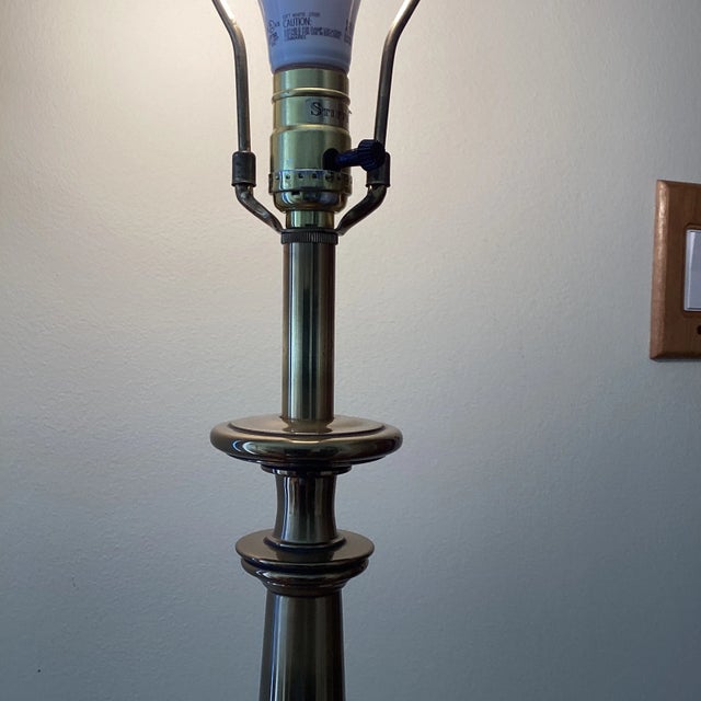 Vintage Stiffel Solid Brass & Bronze Ceramic Porcelain Lamp With Base For Sale In Chicago - Image 6 of 13