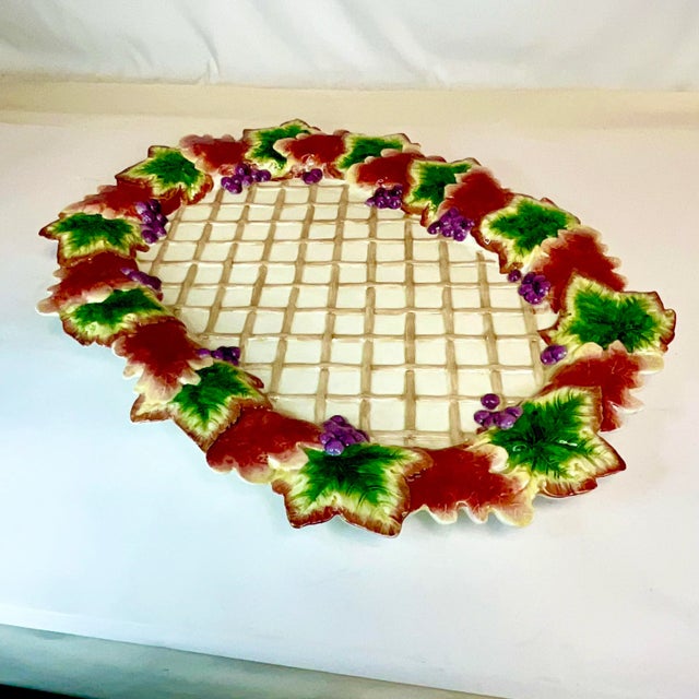 1980s Vintage Arts & Crafts Majolica Fall Thanksgiving Fitz and Floyd Leaf Platter. For Sale - Image 9 of 11