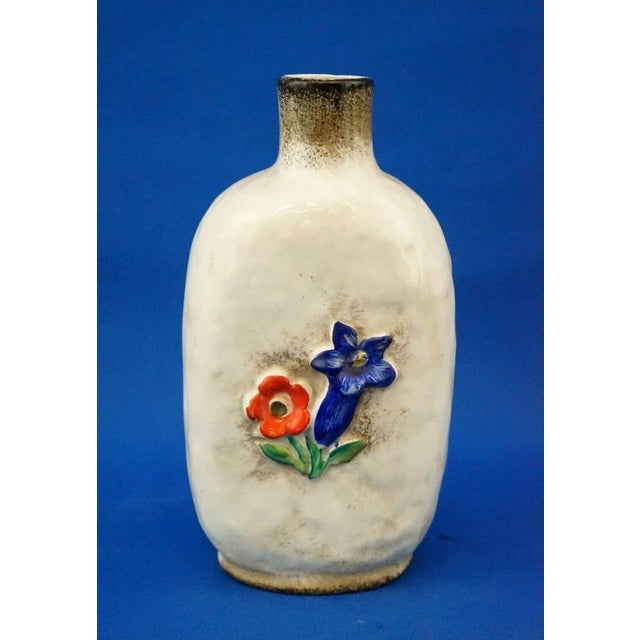1920s Art Deco Hummel Series Ceramic Bottle with Bas-Relief Decoration by Franz Goebel, Germany, 1920s For Sale - Image 5 of 18