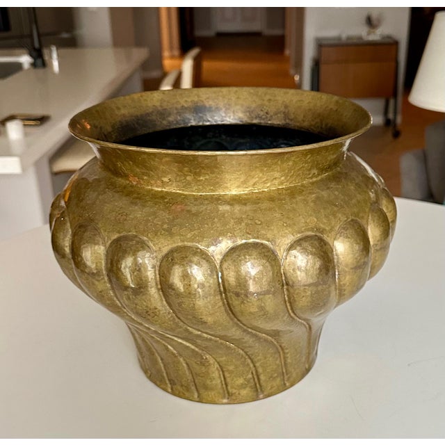 Italian Hammered Brass Scalloped Jardinière Planter For Sale - Image 4 of 15