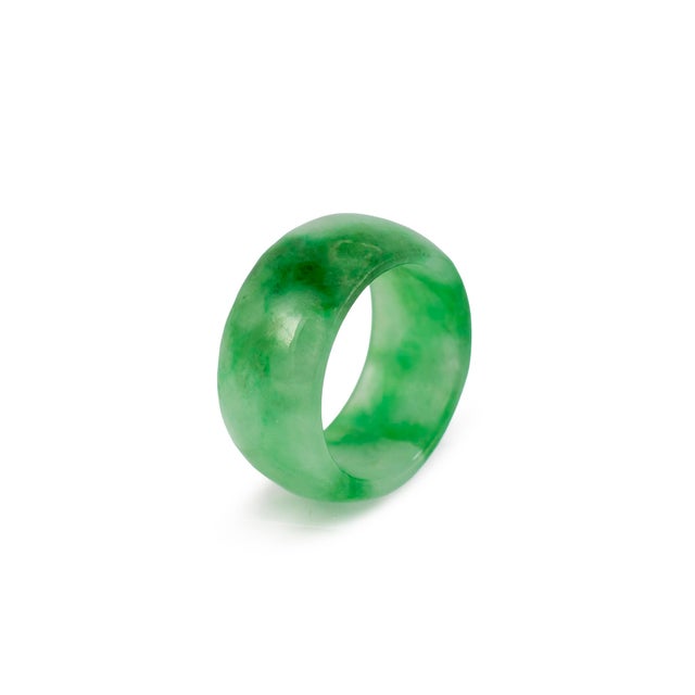 Ladies Natural Green 20.30ct Jadeite Jade Band Ring, Size 5 For Sale - Image 4 of 7