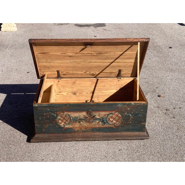Mid 19th Century Pine Trunk or Blanket Chest in Original Paint For Sale - Image 13 of 15