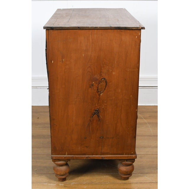 Brown English Pine Chest of Drawers With Turned Feet, 19th Century For Sale - Image 8 of 9