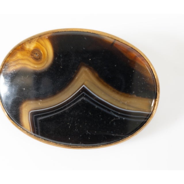 English 19th Century Purple Banded Agate Brooch Pin in Gold Filled Mounts For Sale - Image 3 of 6