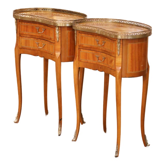 Pair of Early 20th Century French Louis XV Style Cherry Side Tables For Sale