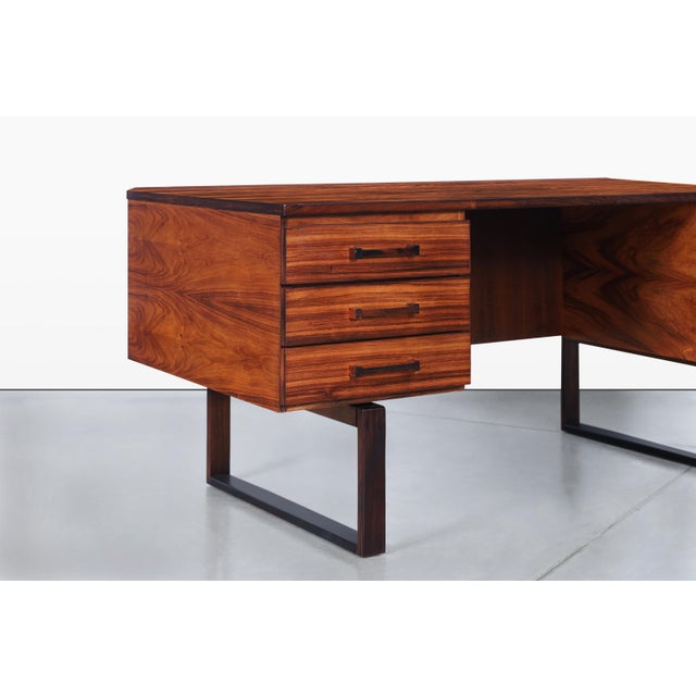 1960s Danish Modern Rosewood Desk by Henning Jensen and Torbin Valeur For Sale - Image 5 of 15