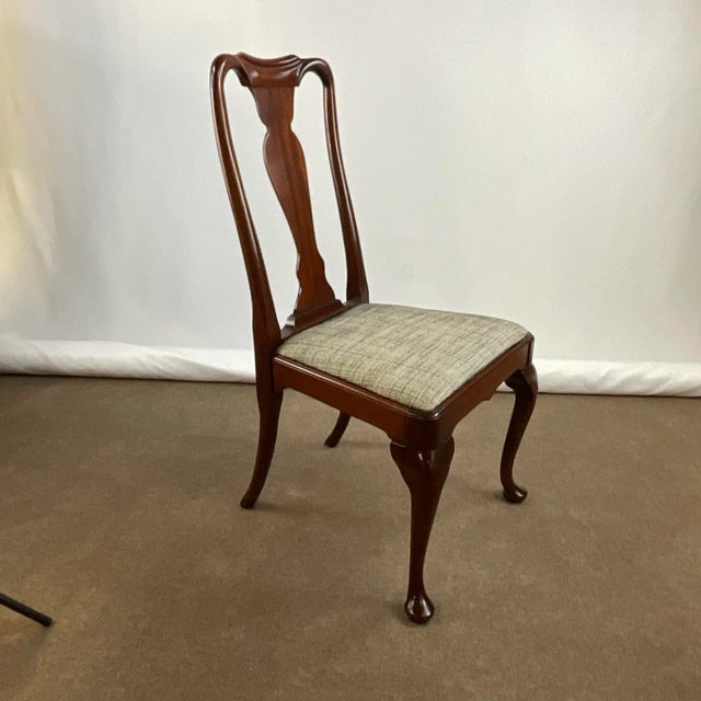1980s Vintage Hollywood Regency Mahogany Queen Anne Side Chair For Sale - Image 10 of 11