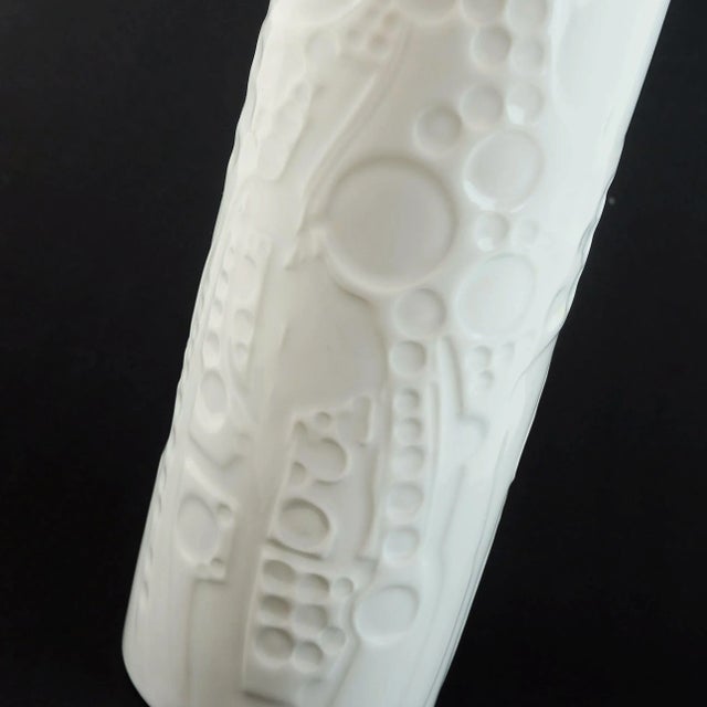 1970s Large Vintage Porcelain Model No. 7840/2 Vase with Abstract Relief Decor from Gerold-Porzellan Bavaria, 1960s-1970s For Sale - Image 5 of 10