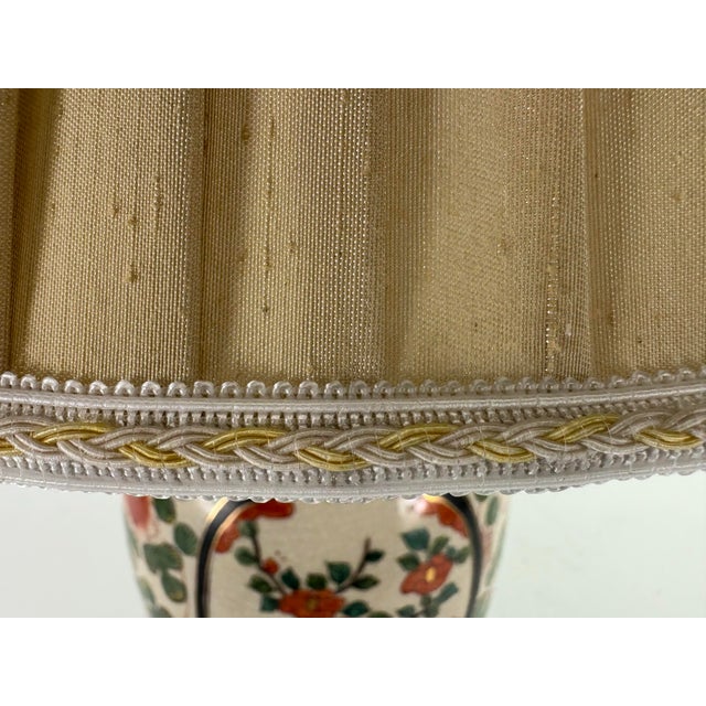 Frederick Cooper Hand Painted Chinese Pottery Table Lamp For Sale - Image 4 of 12