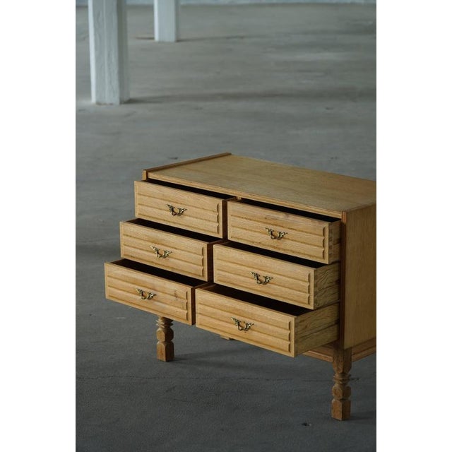 Mid-Century Modern Danish Chest of Drawers in Oak, 1950s For Sale - Image 11 of 15