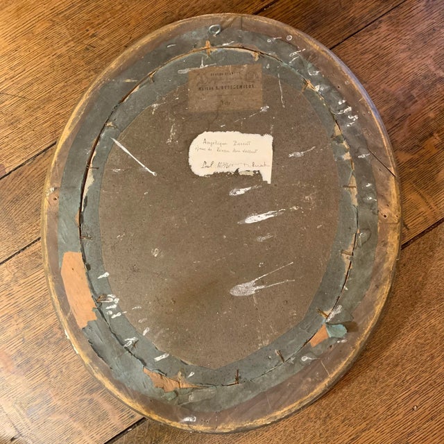 Original drawing of a lady's portrait in its beautiful gilded and stuccoed oval wooden frame. The portrait represents...