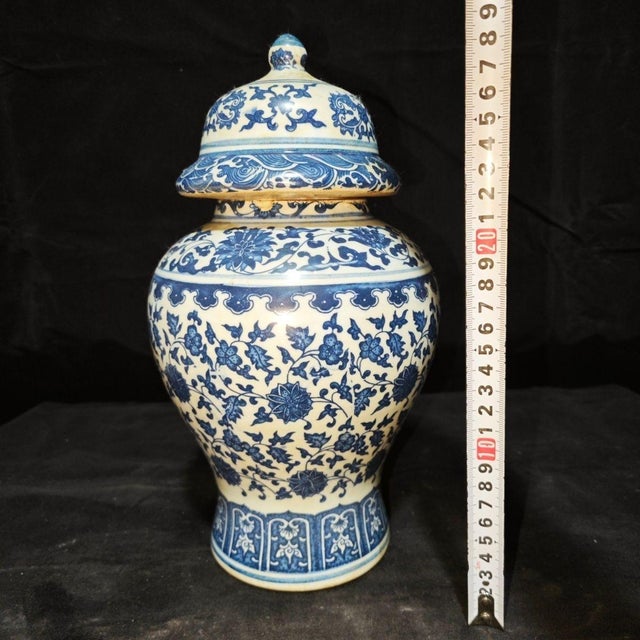 Ceramic Pair of Chinese Blue and White Interlocking Lotus General’s Ginger Jars, Chinoiserie Lidded Urns For Sale - Image 7 of 10